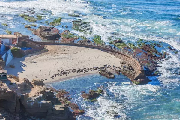 La Jolla, CA 92037,939 Coast #LB