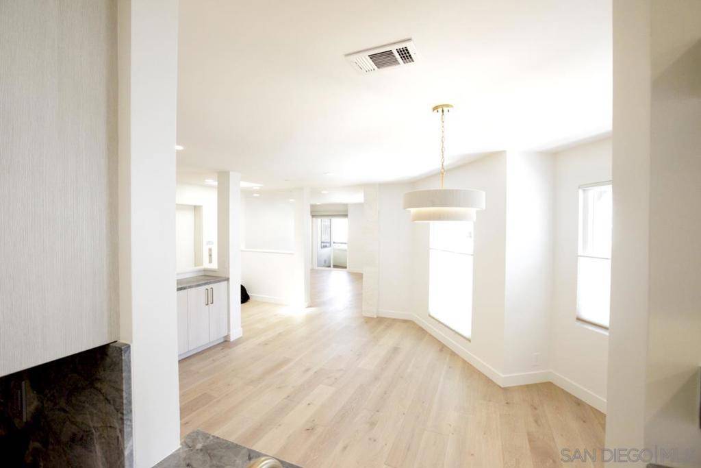 La Jolla, CA 92037,8121 Camino Del Sol #301