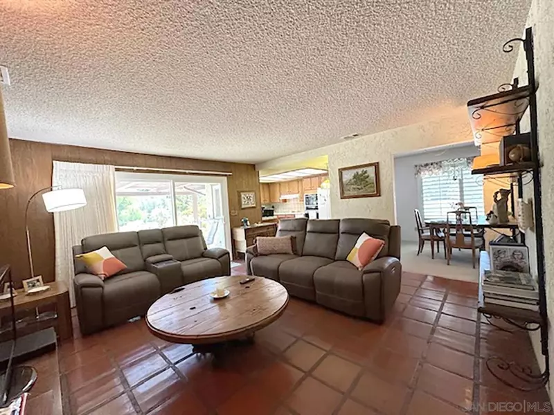 2235 Hutchison Street, Vista, CA 92084