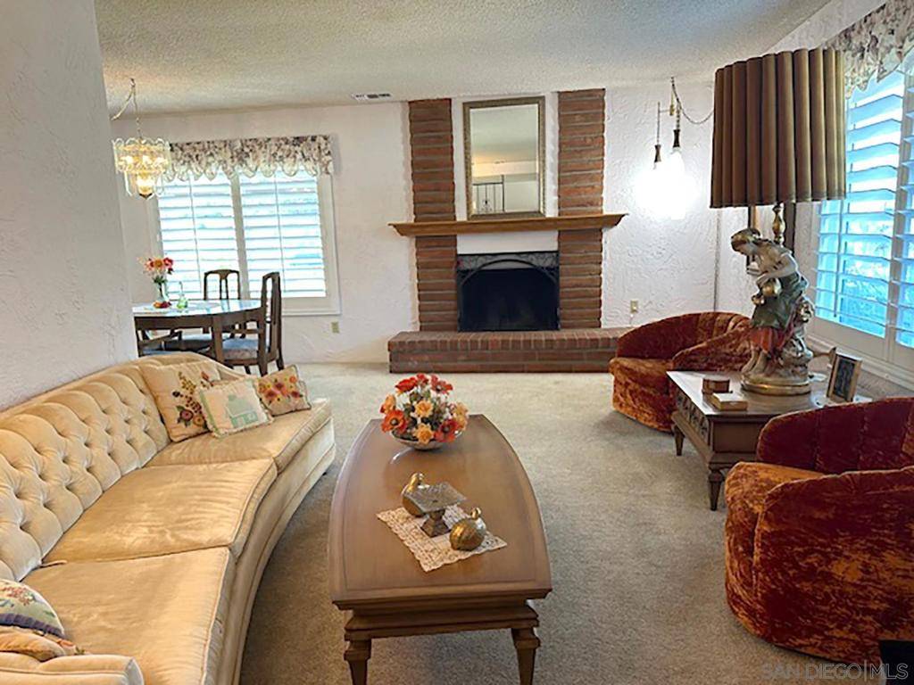 Vista, CA 92084,2235 Hutchison Street