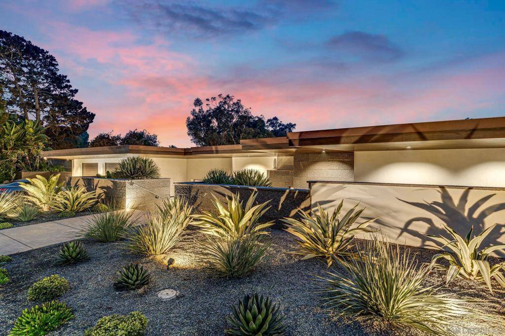 La Jolla, CA 92037,8070 La Jolla Scenic Dr N