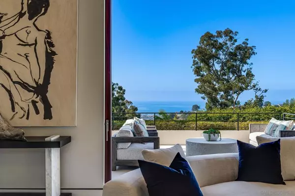 La Jolla, CA 92037,8070 La Jolla Scenic Dr N
