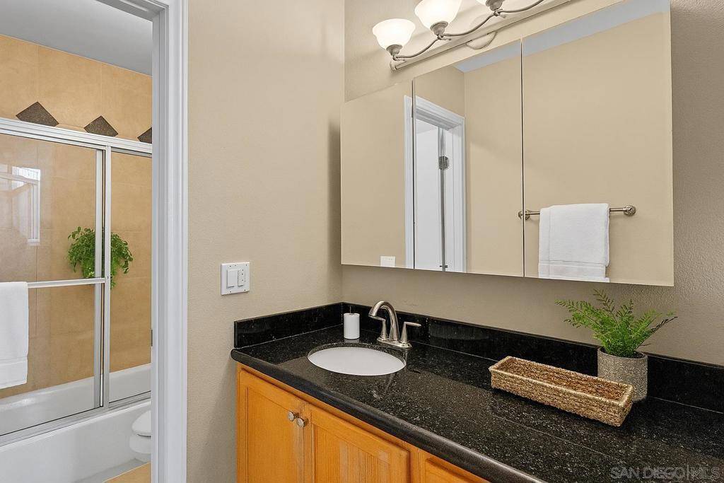 San Diego, CA 92115,4860 Rolando Ct. #81