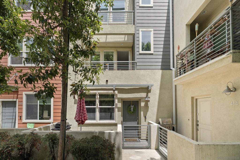 225 Royal Glen Unit 410 #Unit #410, Escondido, CA 92025