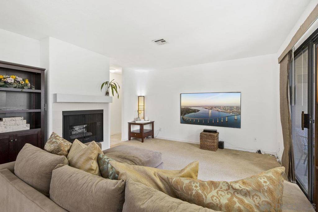 San Diego, CA 92129,10379 Azuaga St #139