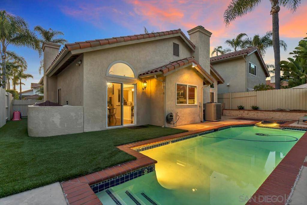 Vista, CA 92081,1956 Casablanca Ct