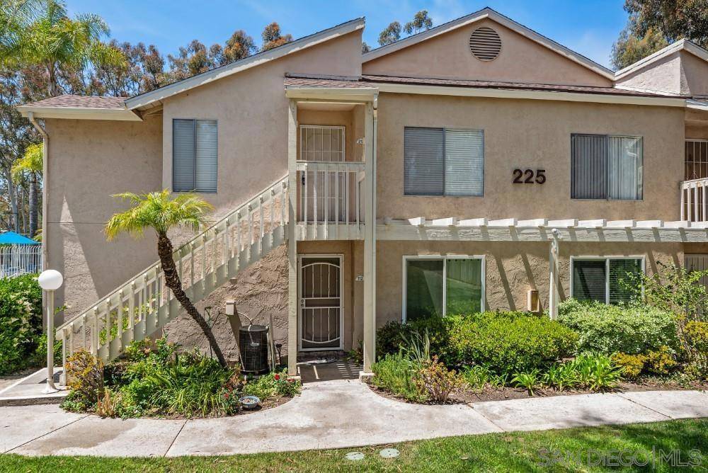 Vista, CA 92083,225 Diamond Way #212