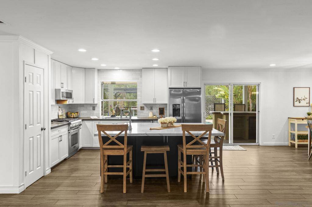 Escondido, CA 92029,2239 Orange Ave