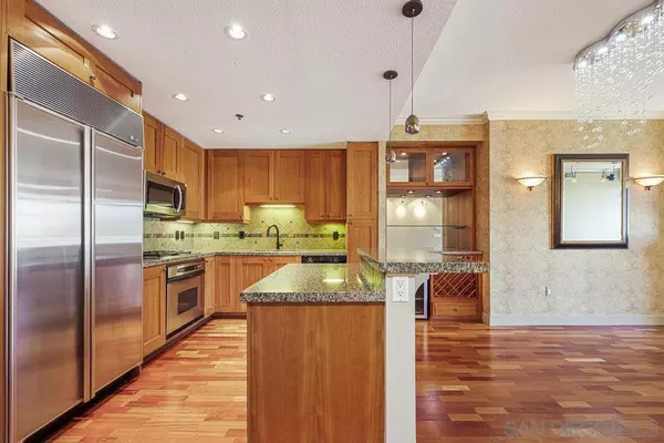 San Diego, CA 92101,700 W Harbor #608