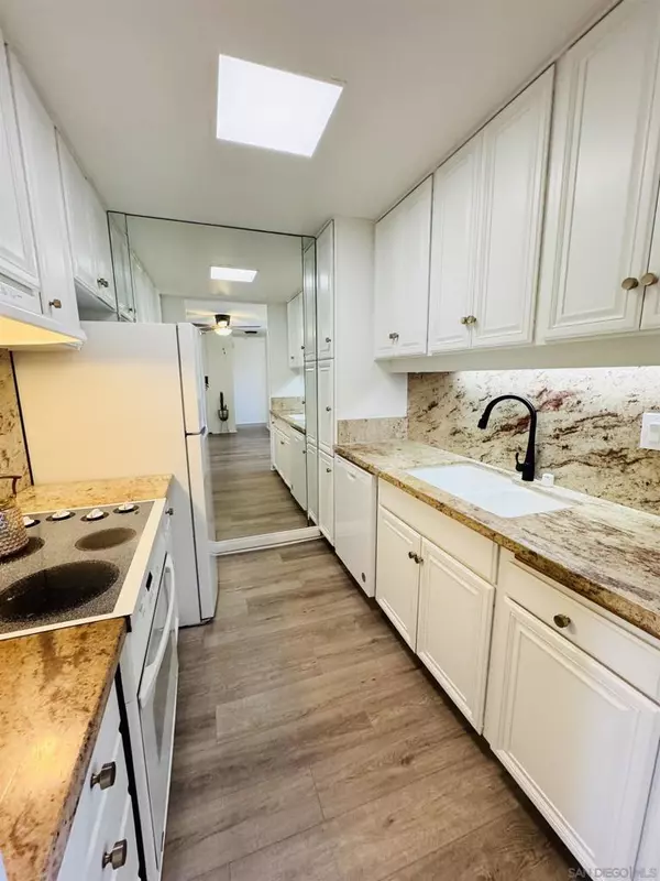 La Jolla, CA 92037,6455 La Jolla Blvd #349