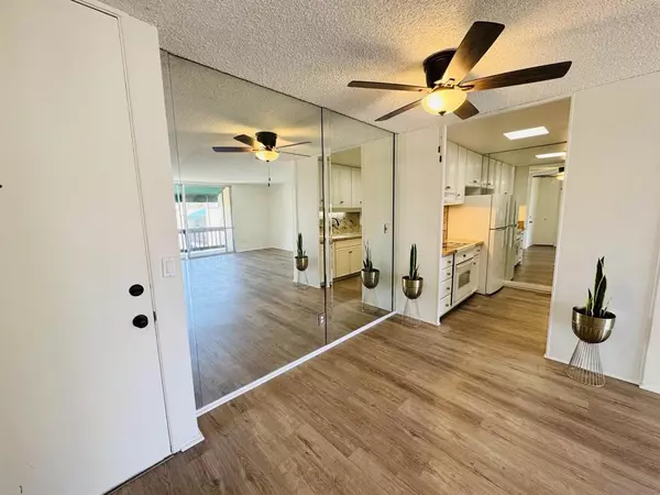 La Jolla, CA 92037,6455 La Jolla Blvd #349