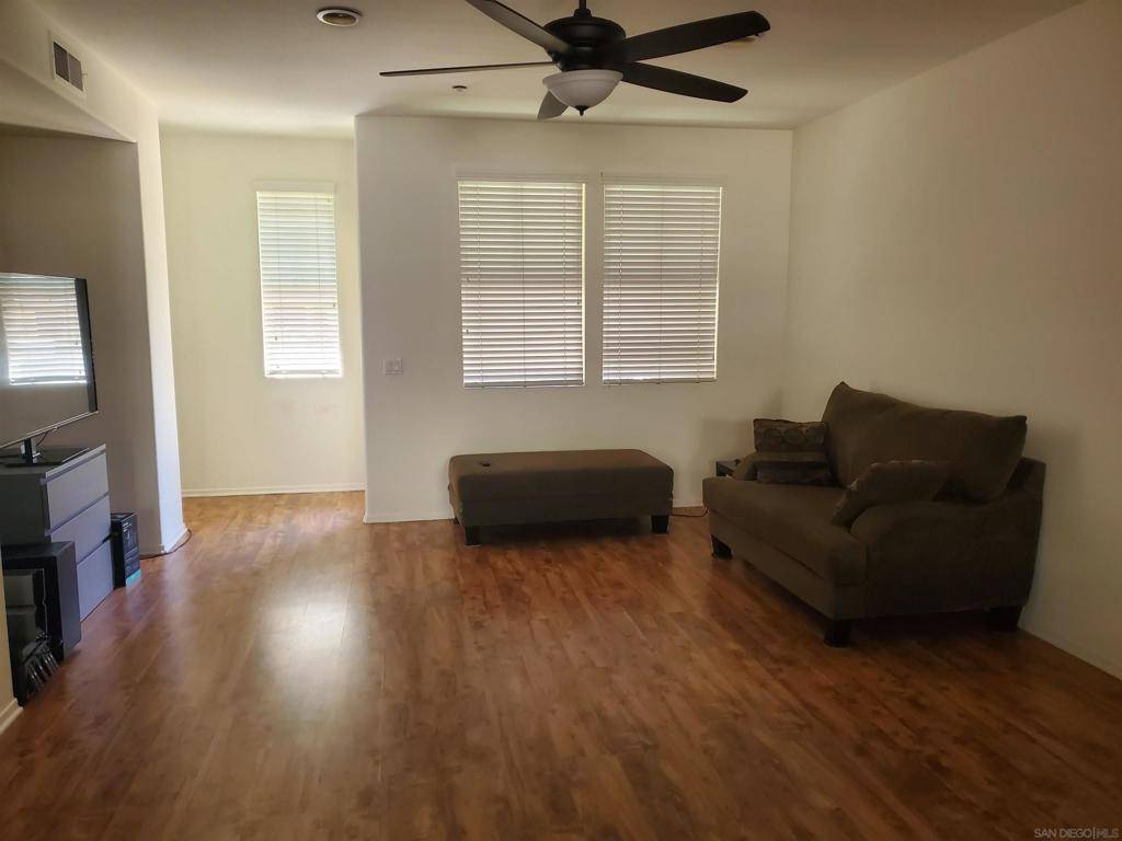 Santee, CA 92071,8806 Appleblossom Ct #4