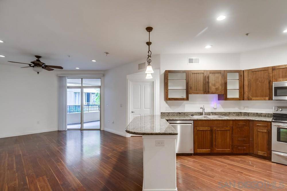 San Diego, CA 92101,1501 Front St #338