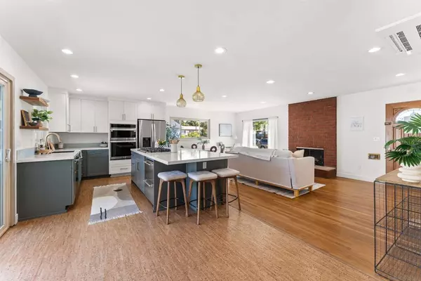 San Diego, CA 92109,1154 Sapphire Street