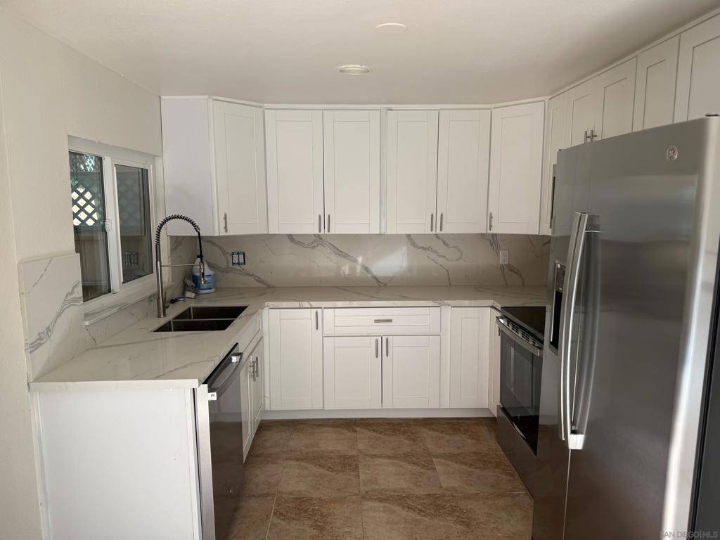 San Diego, CA 92119,8717 Navajo Rd #1