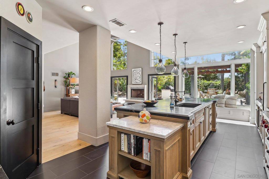 San Diego, CA 92130,4961 Concannon Ct