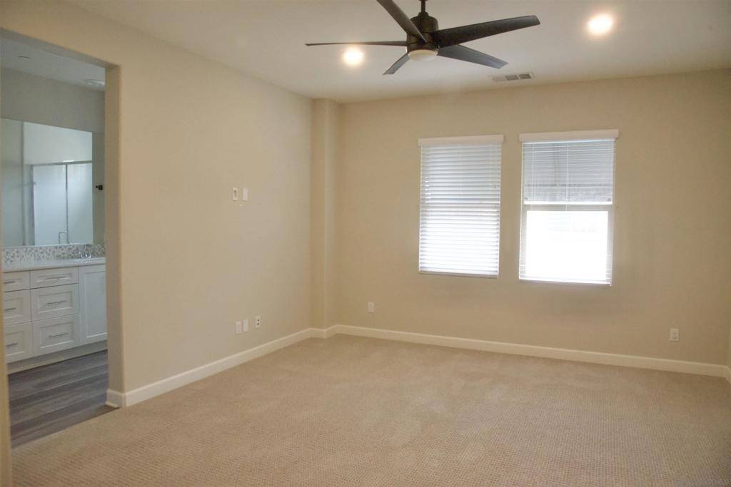 Vista, CA 92081,1574 Fortaleza Way #25