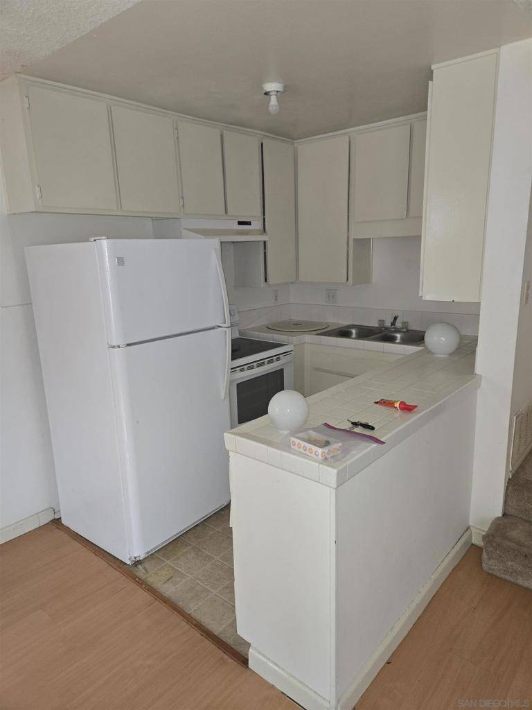 San Diego, CA 92122,7833 Camino Huerta