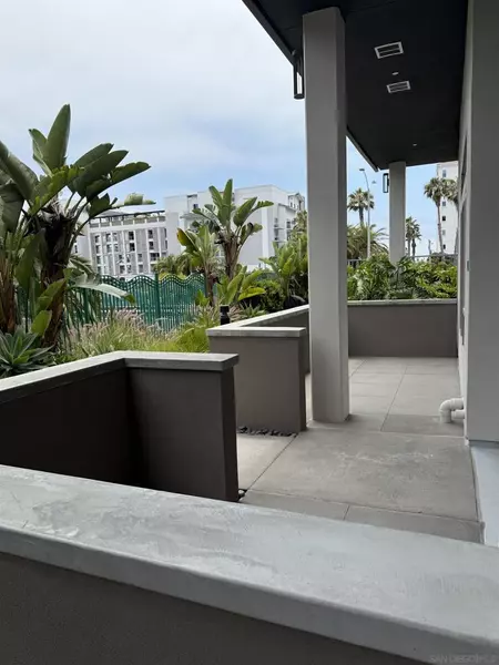 355 N Cleveland Street #101, Oceanside, CA 92054