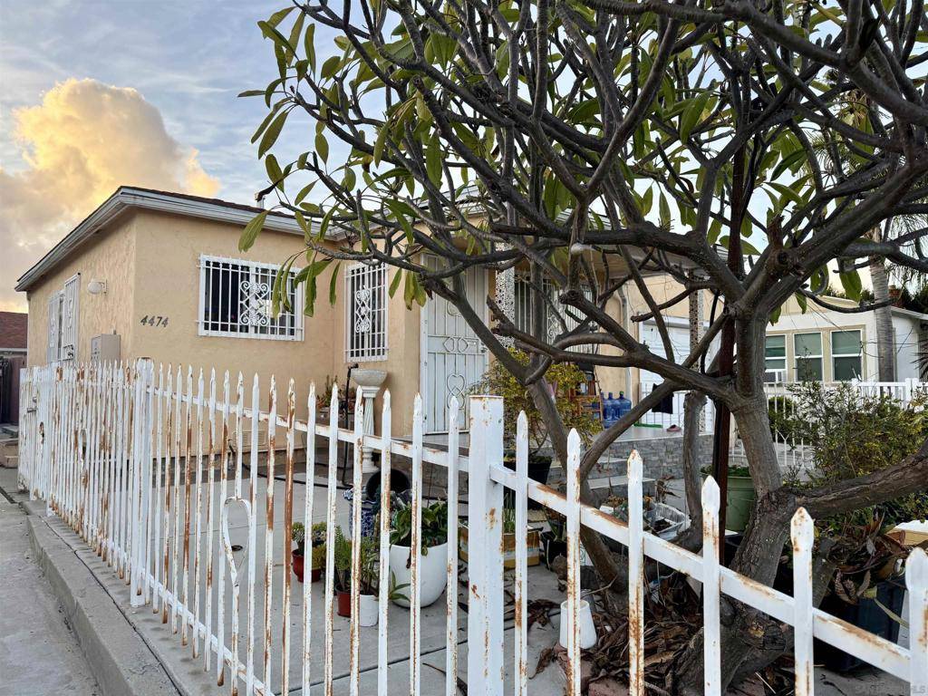 San Diego, CA 92115,4472 4474 51St St