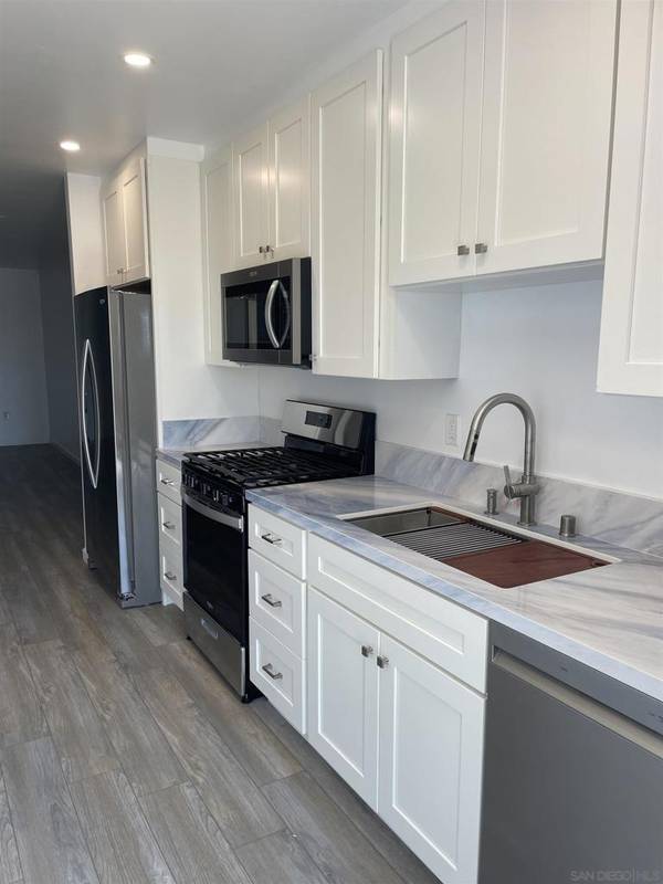 San Diego, CA 92103,2965 Front St