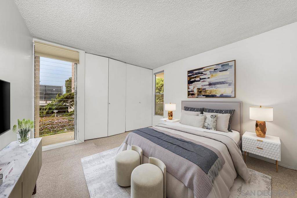 La Jolla, CA 92037,2510 Torrey Pines #212