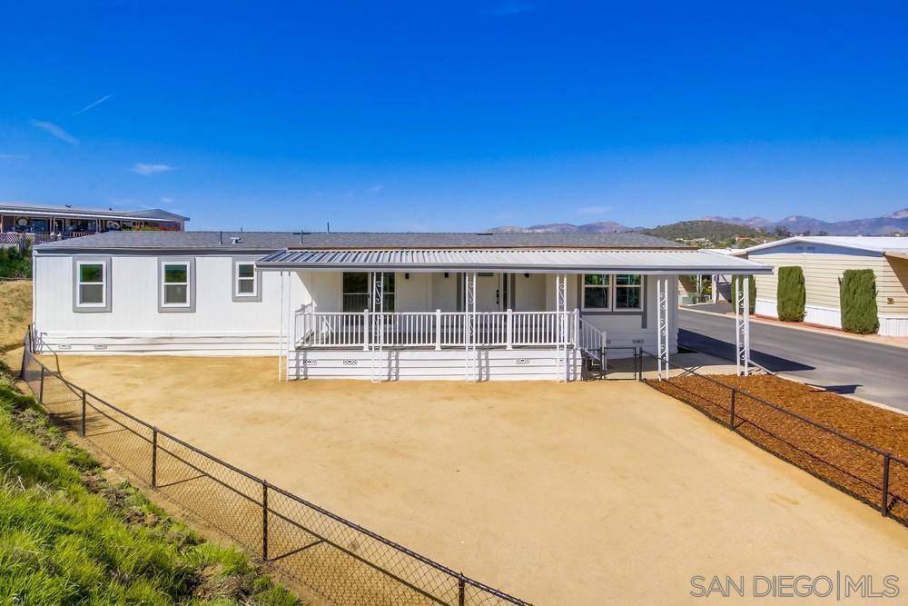 Lakeside, CA 92040,13460 Highway 8 Business #SPC 11