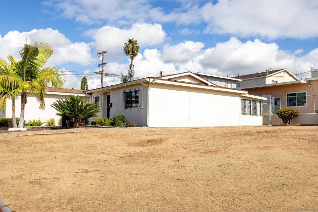 San Diego, CA 92113,839 S 37th St