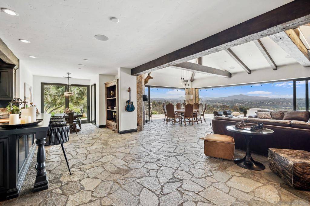 Rancho Santa Fe, CA 92067,5653 Linea Del Cielo