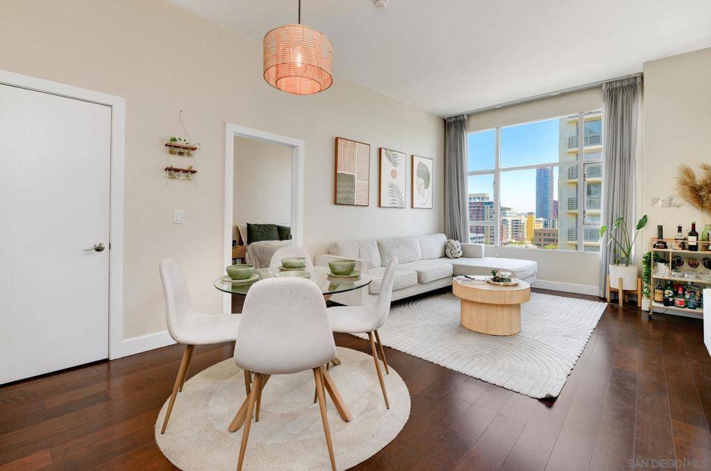 San Diego, CA 92101,530 K St #1115
