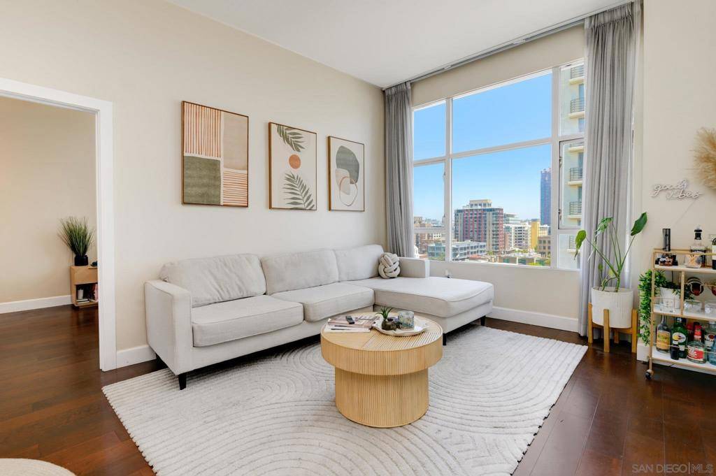 San Diego, CA 92101,530 K St #1115