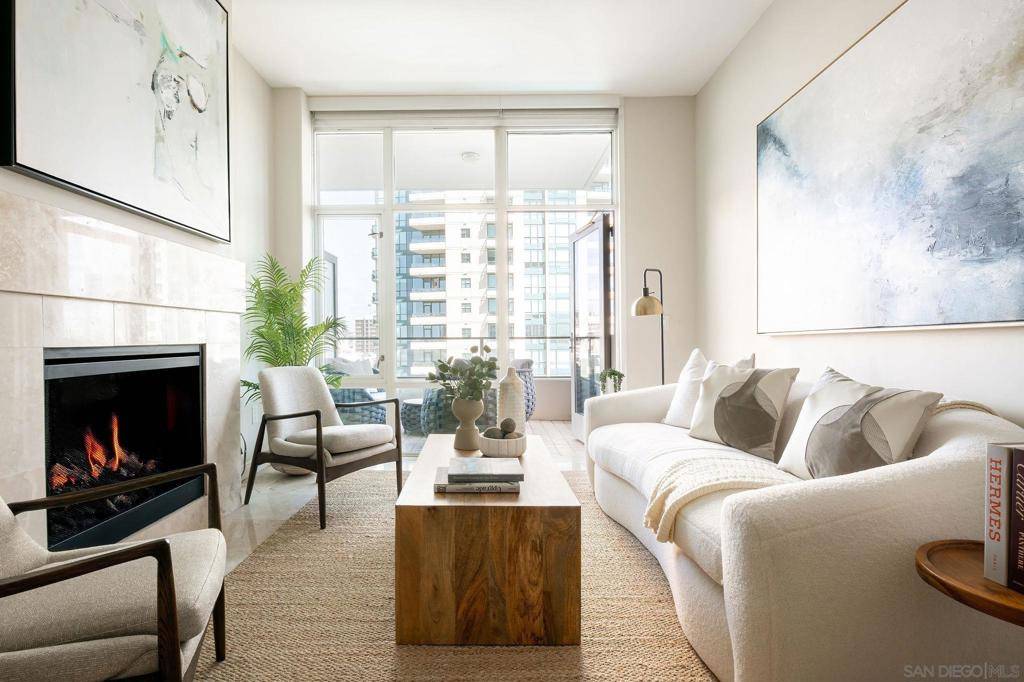 San Diego, CA 92101,550 Front St #702