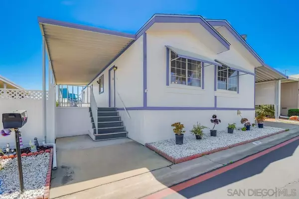 Santee, CA 92071,8301 Mission Gorge Rd #328