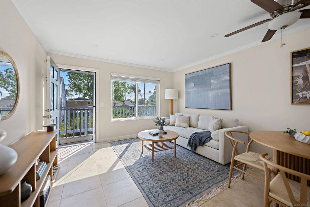 Oceanside, CA 92054,410 S Freeman St #10