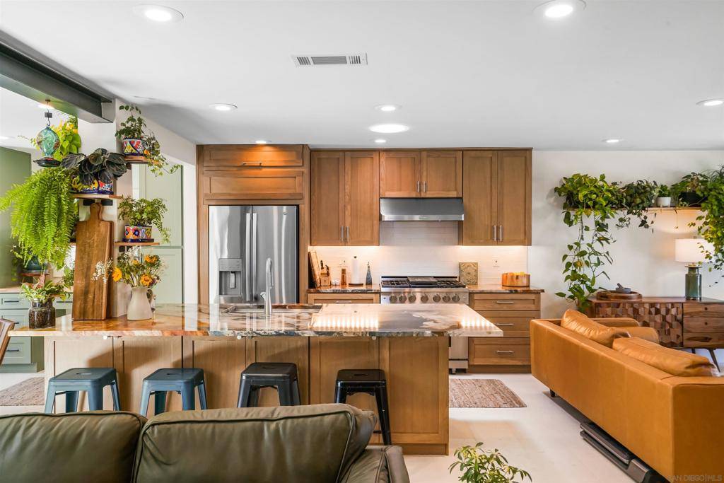 Poway, CA 92064,13025 Earlgate Court