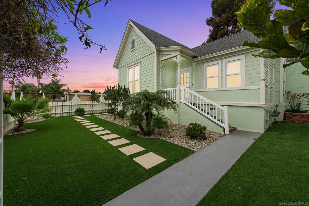 2104 Diamond St, San Diego, CA 92109