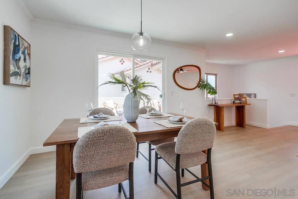 Carlsbad, CA 92009,3113 Avenida Topanga