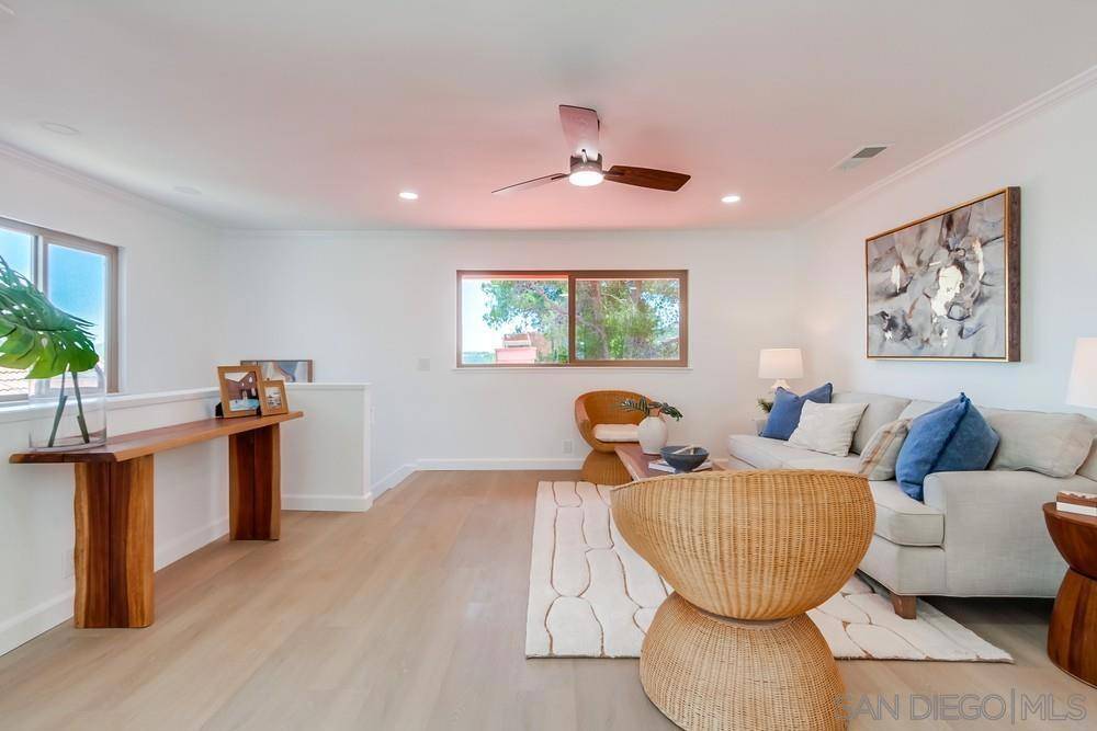Carlsbad, CA 92009,3113 Avenida Topanga