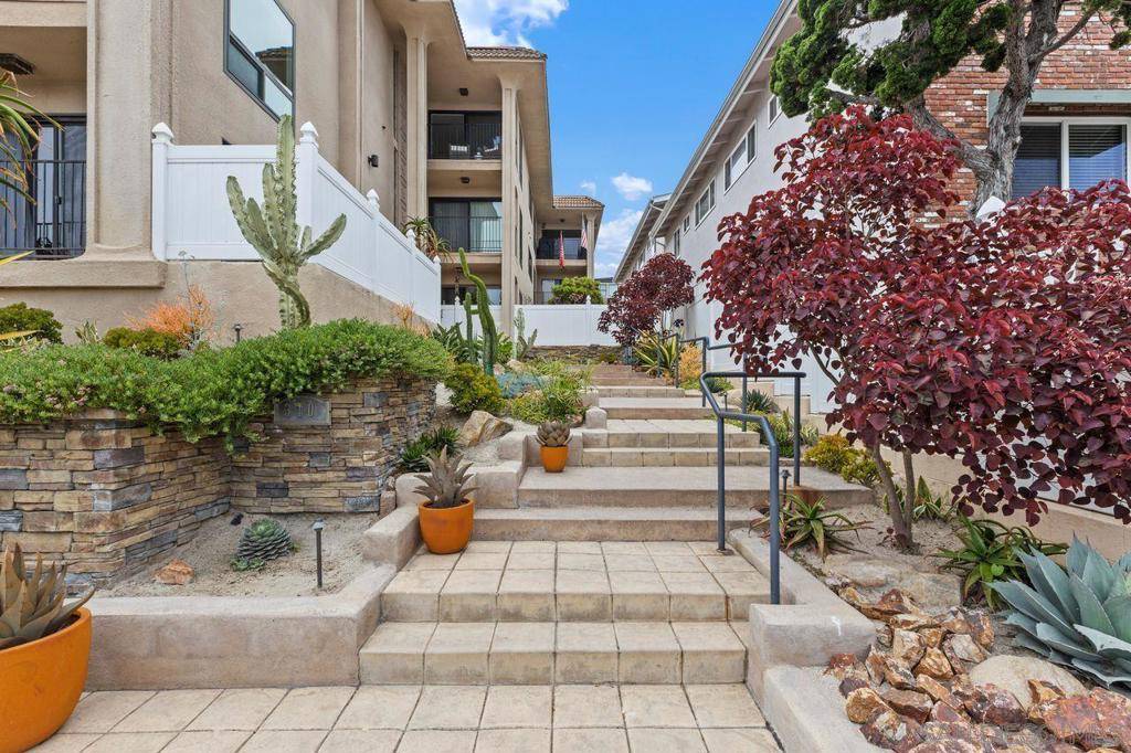 San Diego, CA 92106,370 Rosecrans St #302