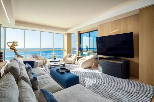 La Jolla, CA 92037,939 Coast Blvd #4A