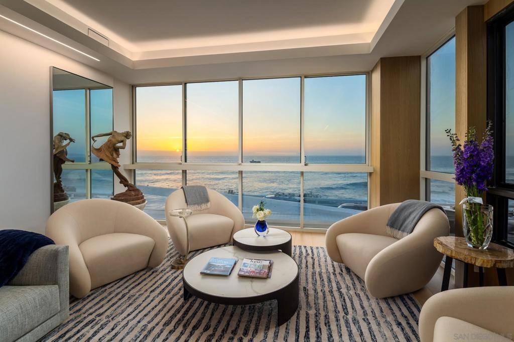 La Jolla, CA 92037,939 Coast Blvd #4A