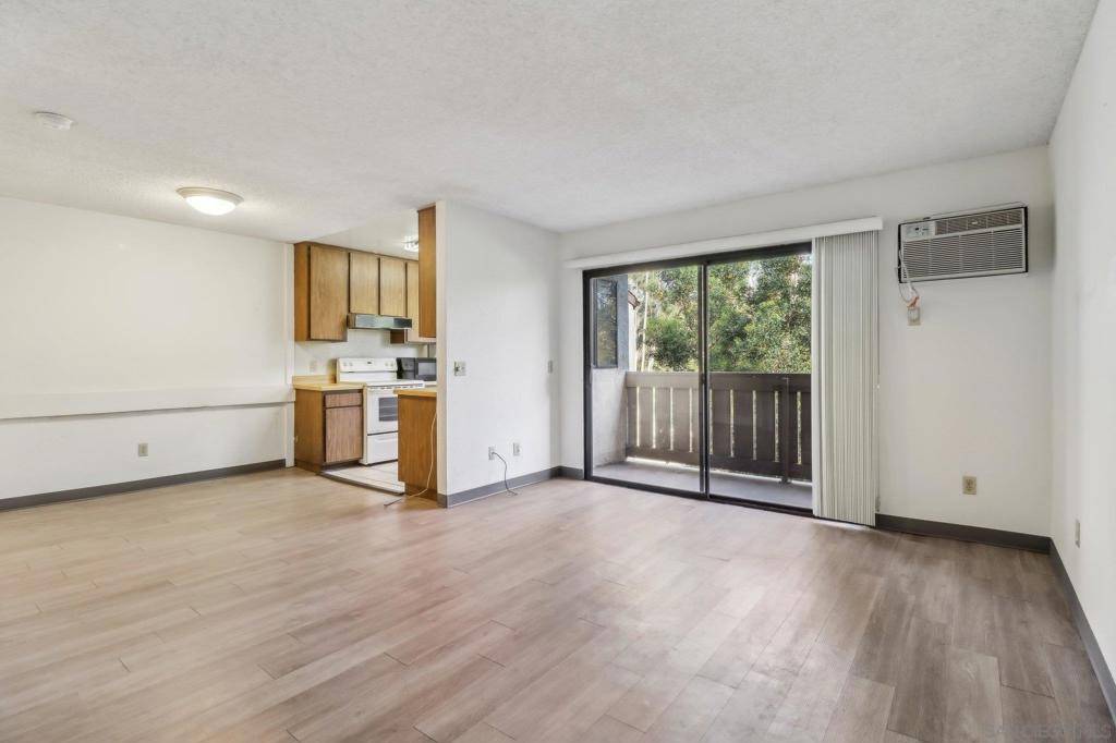San Diego, CA 92131,10333 Caminito Aralia #70