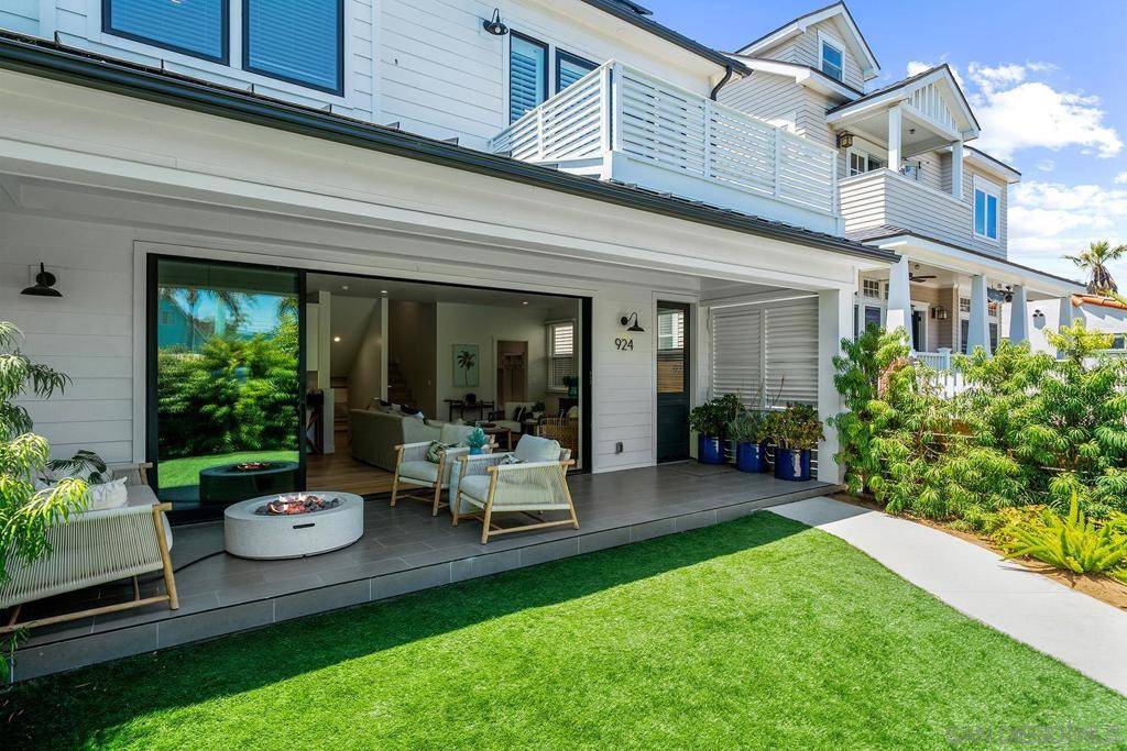 Coronado, CA 92118,924 D Avenue