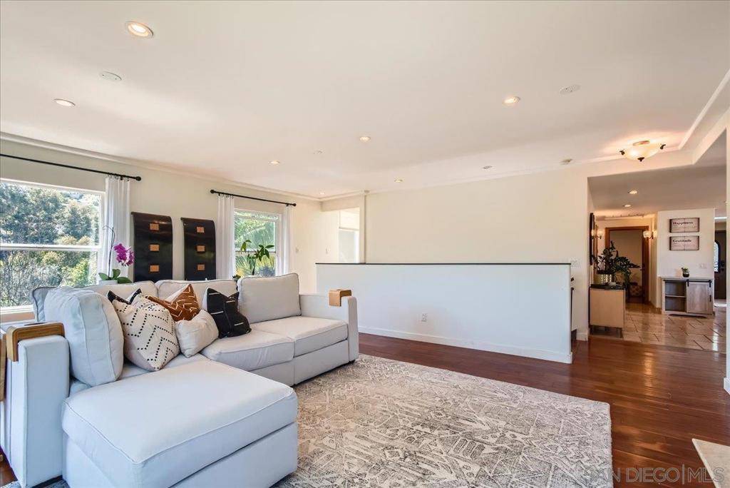 La Mesa, CA 91941,4359 Date Ave