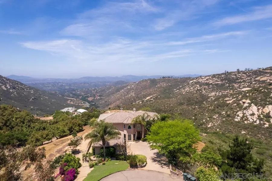 16677 Falcon Heights Rd, Ramona, CA 92065