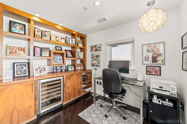 San Diego, CA 92101,700 W Harbor Dr #2101