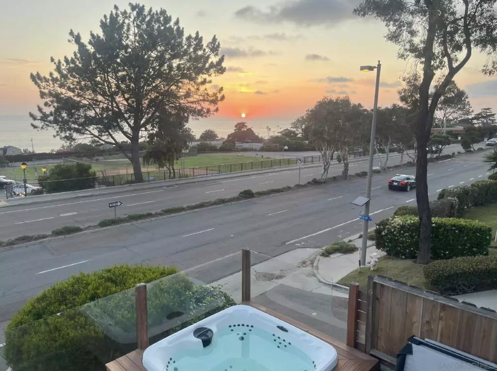 Del Mar, CA 92014,721 Camino Del Mar