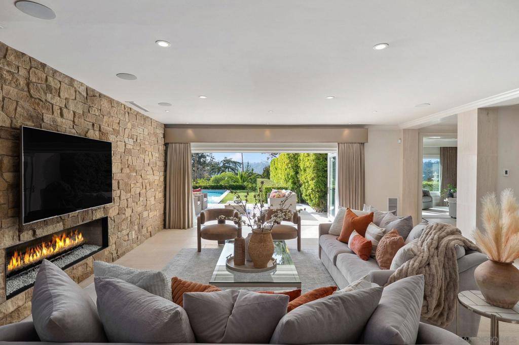 Rancho Santa Fe, CA 92067,4540 Los Pinos