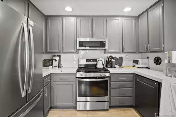 San Marcos, CA 92078,802 Azalea Ave