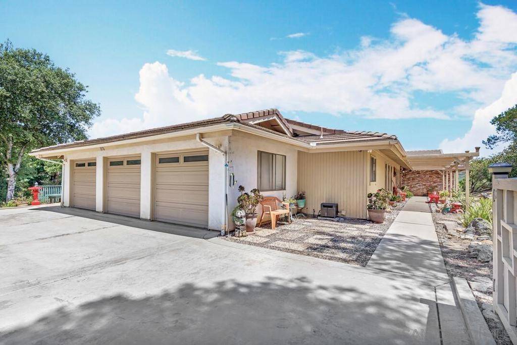 Alpine, CA 91901,3176 Via Viejas